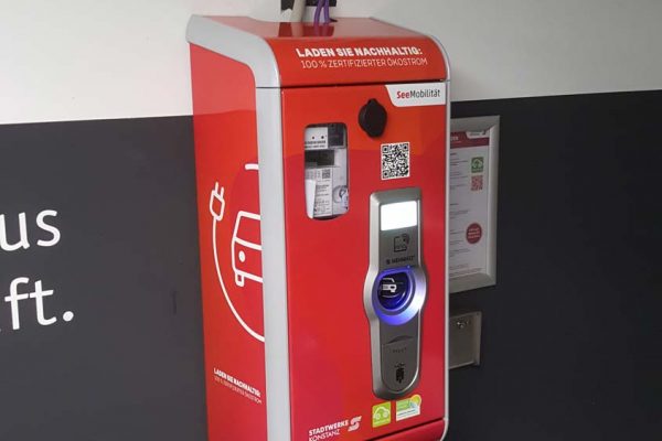 Beschriftungen-Ladestation